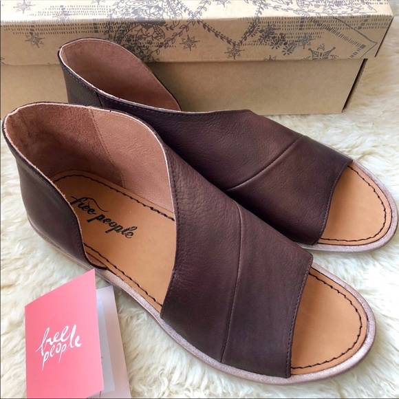 *SOLD* FREE PEOPLE Mont Blanc Cocoa Leather sandal - Picture 4 of 8